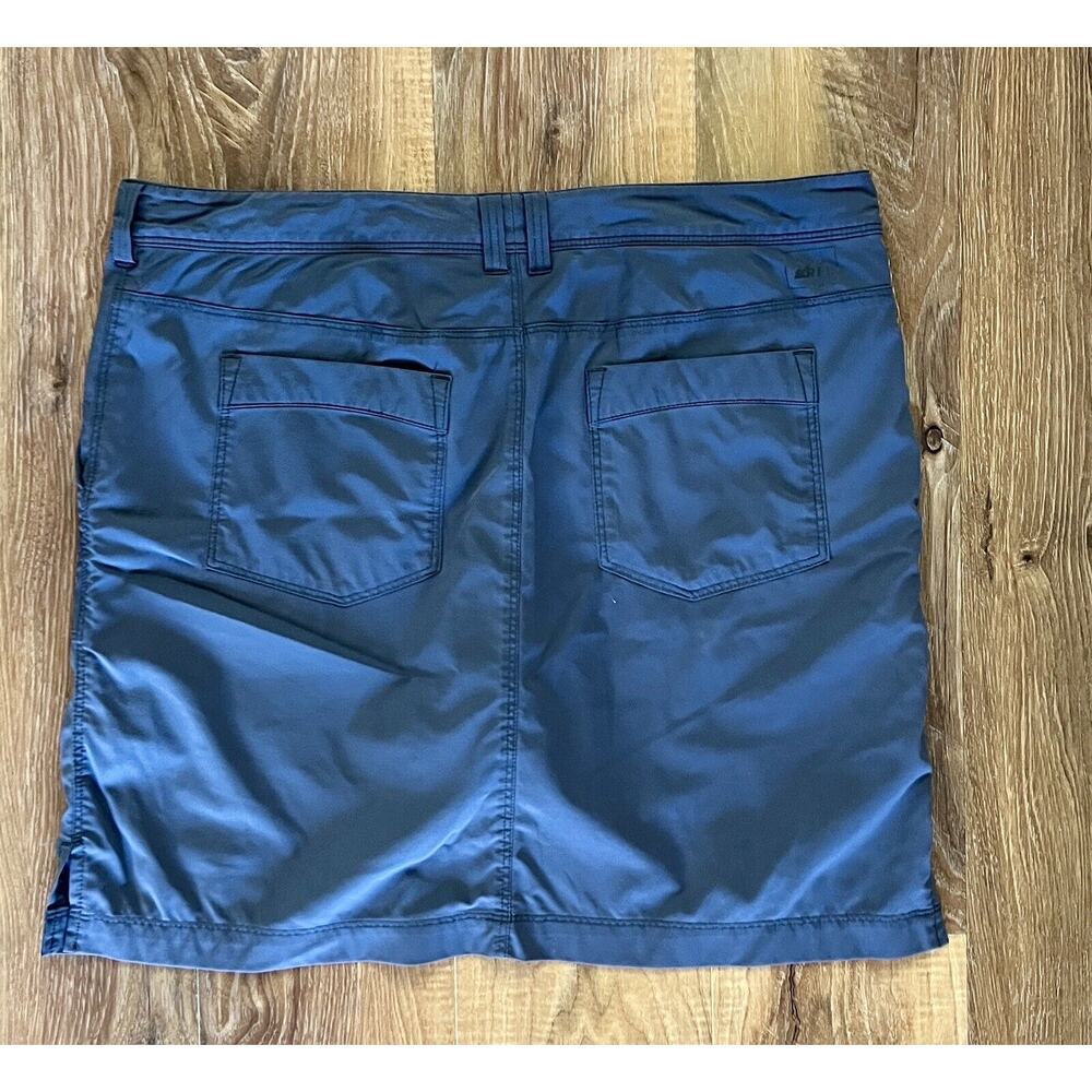 REI Skort Women's Gray Pockets Outdoor Hiking Gorpcore M (8, Faded Tag) EUC - Picture 2 of 10